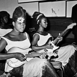 black-sun-tabloid:  mudwerks:  awakonate:  Guitar vibes in Dakar,