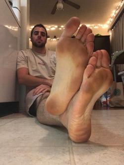 facedownsolesup:  dirtysocksfootboy:  Who’s going to lick the