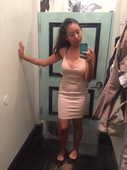 kimberlylovespandas:  Searching for Vegas dresses like