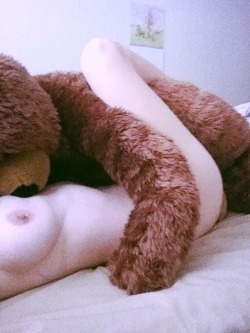 daddymike976:  Looks like teddy is getting lucky tonight;)