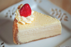 cinnahearts:   Pineapple cheese cake with sour cream topping