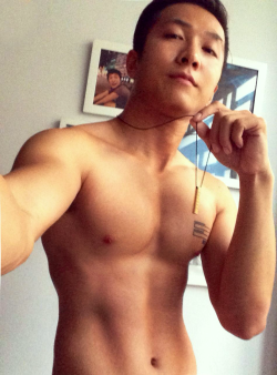 asianmusclefetish:  Original post: http://asianmusclefetish.tumblr.com