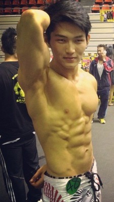 asianmusclefetish:  Original post: http://asianmusclefetish.tumblr.com