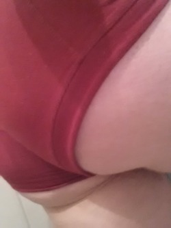 wanton4me:  Feelin cheeky this morning after my delicious orgasms