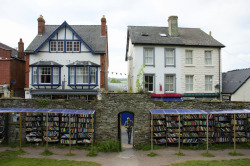 starry-eyed-wolfchild:  A town known as the “town of books”, Hay-on-Wye