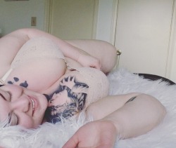 spookyfatbabepower:Just out of a shower & all full of self-love