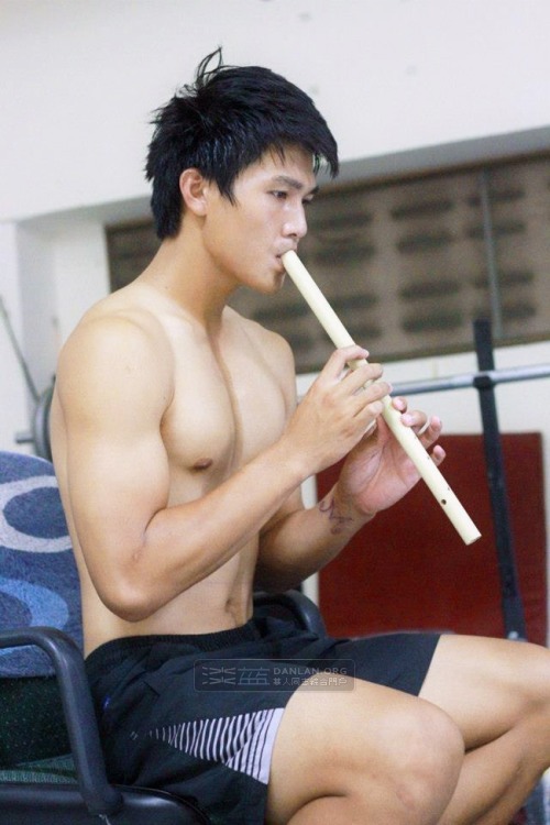 aznboizaresex:  The flute player. click here and press space bar for more aznboizaresex 