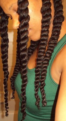 naturalhairqueens:  When she takes those twists out, you know