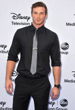 Derek Theler