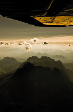 fuckyeahairplaness:  Austrian Alps by Marc Ulm