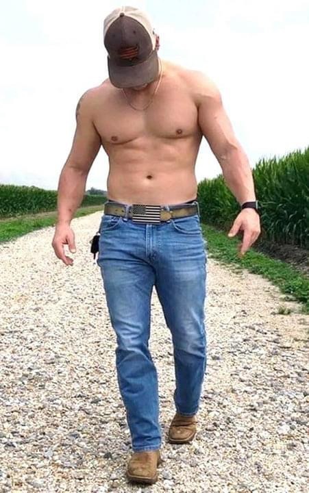 maschio61:  http://maschio61.tumblr.com/archivethanks for following