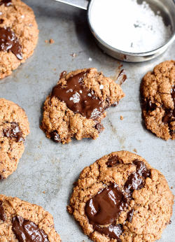 sweetoothgirl:    WHOLESOME FLOURLESS ALMOND BUTTER COOKIES 