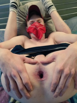 ashleyryder:  @josh_kink from Twitter opened his hot gapping