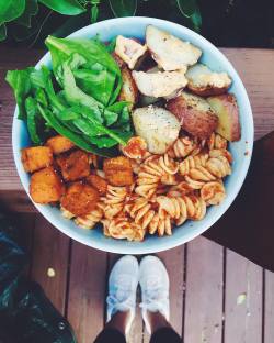 highcarb-vegan: jessitheyogi:  Pasta two nights in a row? 😏