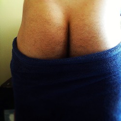 samwisethepooh:  imhereforthemen:  Anyone like a fuzzy bum? (samwisethebrave1)