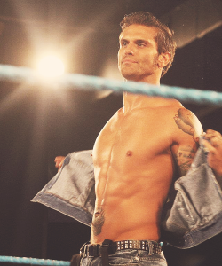 hotcelebs2000:  COREY GRAVES