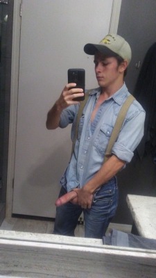 domepauley:  redneckstuds:    REDNECK STUDS    Hot 