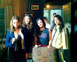 fuckyeslittleliars:  BTS 4x15 - ‘Love ShAck Baby’ 