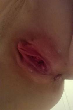 looseandtender:  Just finished with my pussy plugs in the shower,