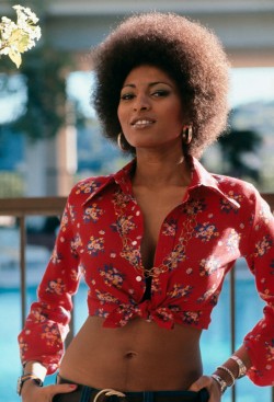 long70s:  PAM GRIER  The blaxploitation movies —Coffy (1973),