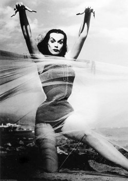 Good evening, I am Vampira