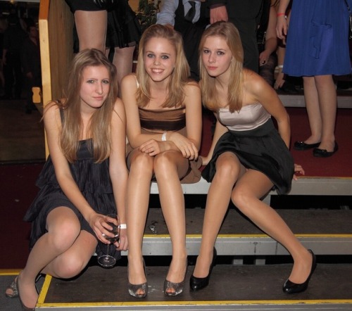teensinnylons.tumblr.com/post/168445064585/
