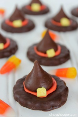 craving-nomz:  Halloween Witch Hat Treats