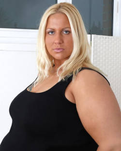 Big women are beautiful !!! NSFW