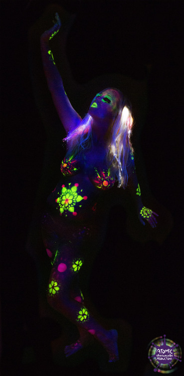 lindseywindfall:  Blacklight liquid latex & light!Â  Photos By: Ryan Suits, Atomic Cheesecake Productions 