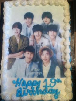 woohyunff:  So my mom got me an INFINITE birthday cake this year