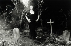 fortheloveofhorror: lisa marie as vampira in ed wood (1994)