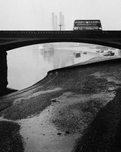 mpdrolet:  Battersea Bridge, c. 1930 Bill Brandt 