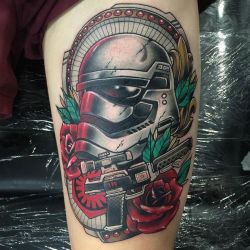 tattoosnob:  Star Wars tattoo by @nathdrawsthings in Perth, Australia