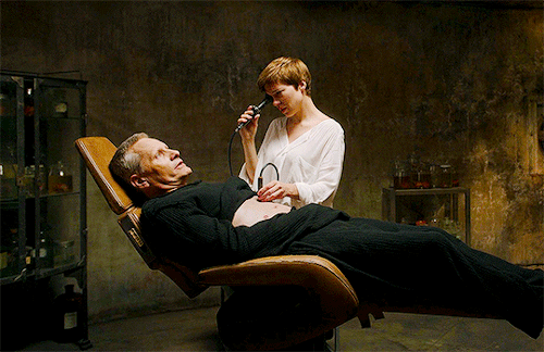 talesfromthecrypts: Léa Seydoux and Viggo Mortensen as Caprice