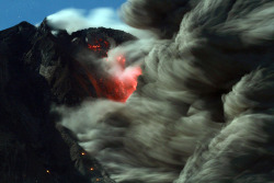 benadrylpapi: Mount Sinabung spews hot lava and volcanic ash