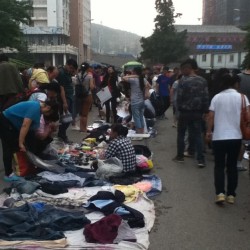 This is far to many people for a yard sale. #yardsale #china