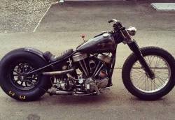 chronicsuperfreak:  Bobber beauty… 