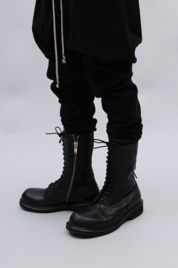 humalien:  Waxed calf leather combat boot from VICIOUS, Rick