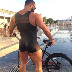 malefeed:  petelshow: Sunday ride #petelshow #pavelpetel [x]