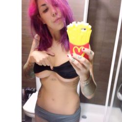 caiasuicide:  #underboob for the win! Good night fellas and gals