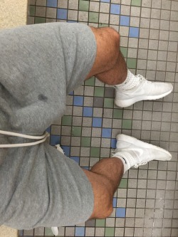 bulge-xlbigdick:  pedroxxvm:  That’s water I promise ..   shorts