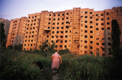 untrustyou:  Jonas Bendiksen Abkhazia. Sukhum. 2005: Babushka