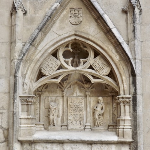 eopederson:Escultura, tumba, catedral, Burgos, 2011.Probably