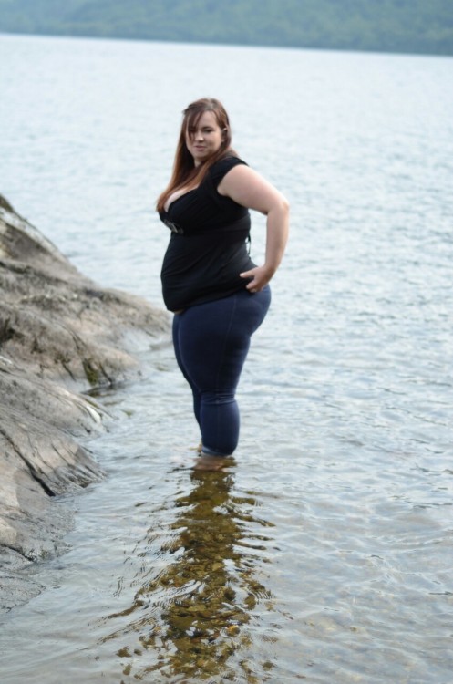 bigcutieholly:  mondzy94:  ssbbw-bbws:  Such a pretty Girl! :)  Simply stunning!  Thanks :)