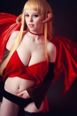 Cosplay Gril Disharmonica (Devil Girl) HELP US GROW Like,Comment