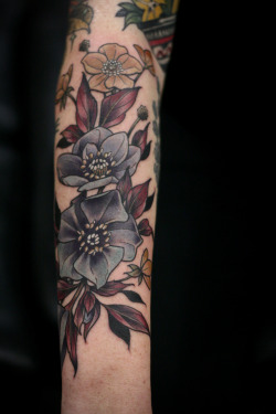 kirstenmakestattoos:  Black hellebore and buttercups for one