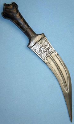 victoriansword:    Indian tiger tooth jambiya dagger, blade with