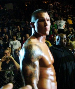 Some Randy Orton Hotness!!