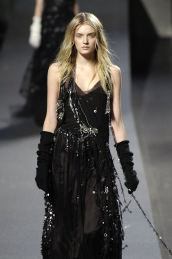 lelaid:  Lily Donaldson at Marc Jacobs F/W 2006
