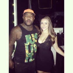 Chillen with @kingkongzoe up in the DJ booth #hostedbyme #invitemiami #turntup #gorillazoe  (at Mekka Nightclub)